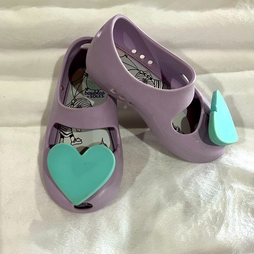 Baubles and Soles Little Girl Size 7 Shoe in Pastel Lavender with Teal Heart - Picture 3 of 10